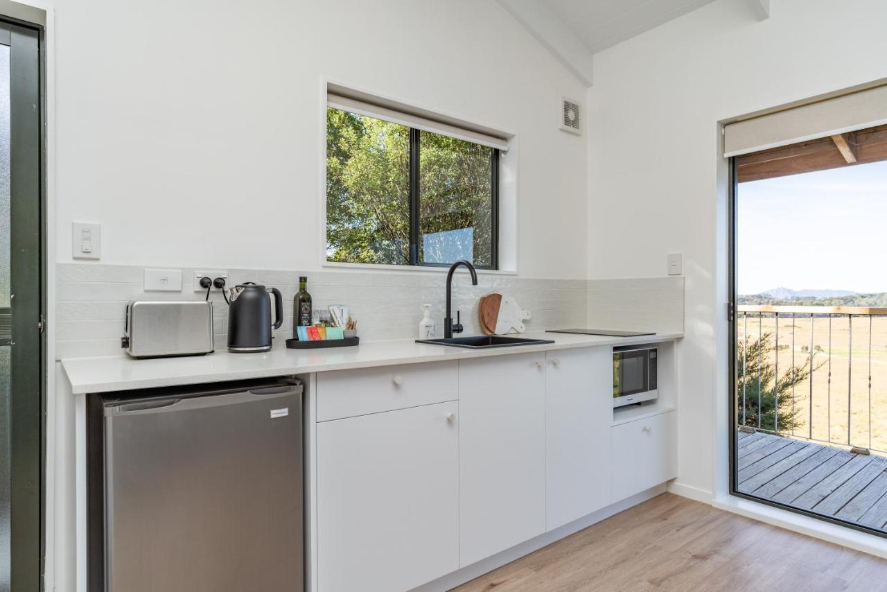 Tui & Nikau Cabins Mangawhai Eksteriør billede